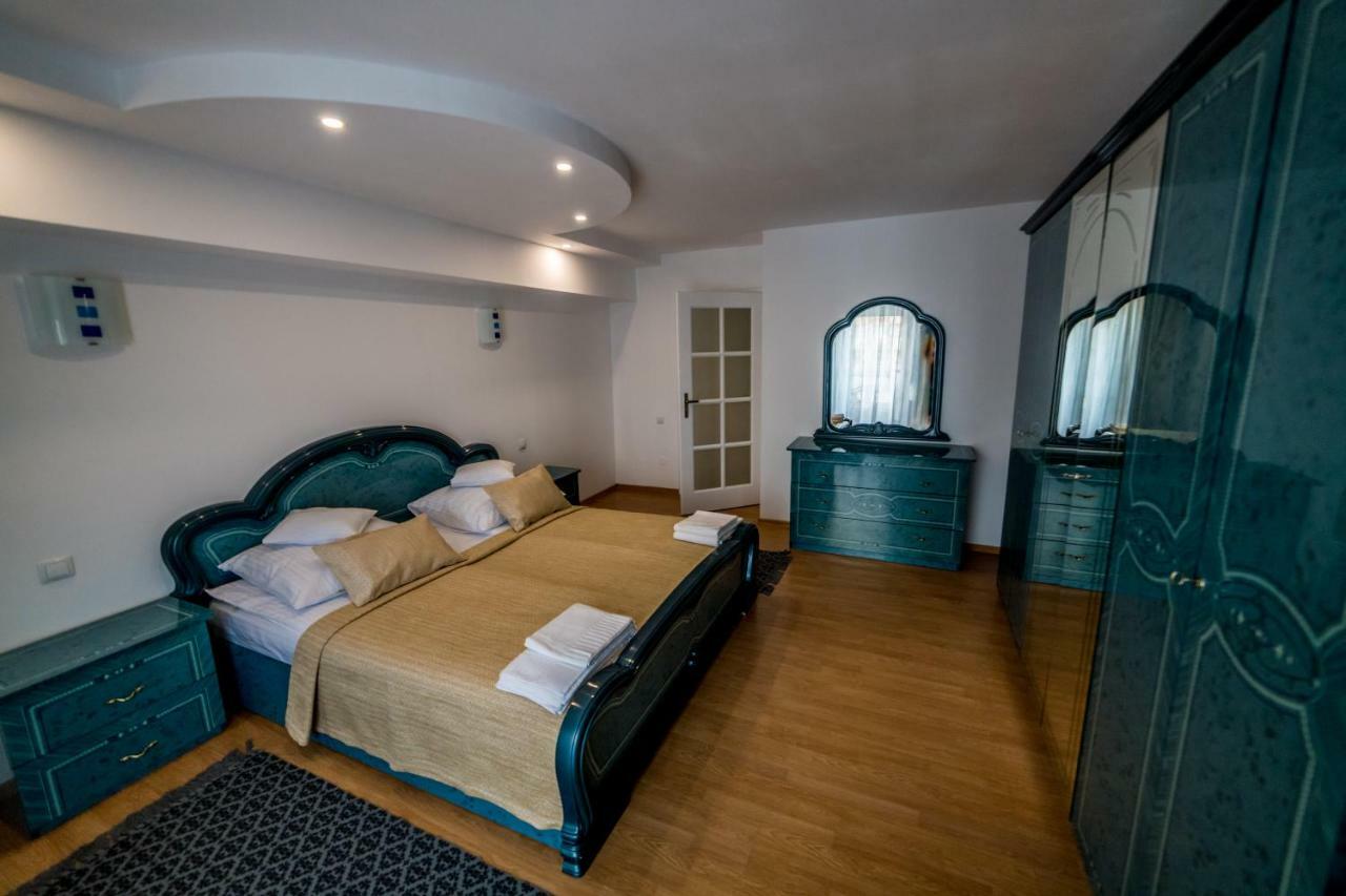 Apartament Sorina Maria Lägenhet Deva Exteriör bild
