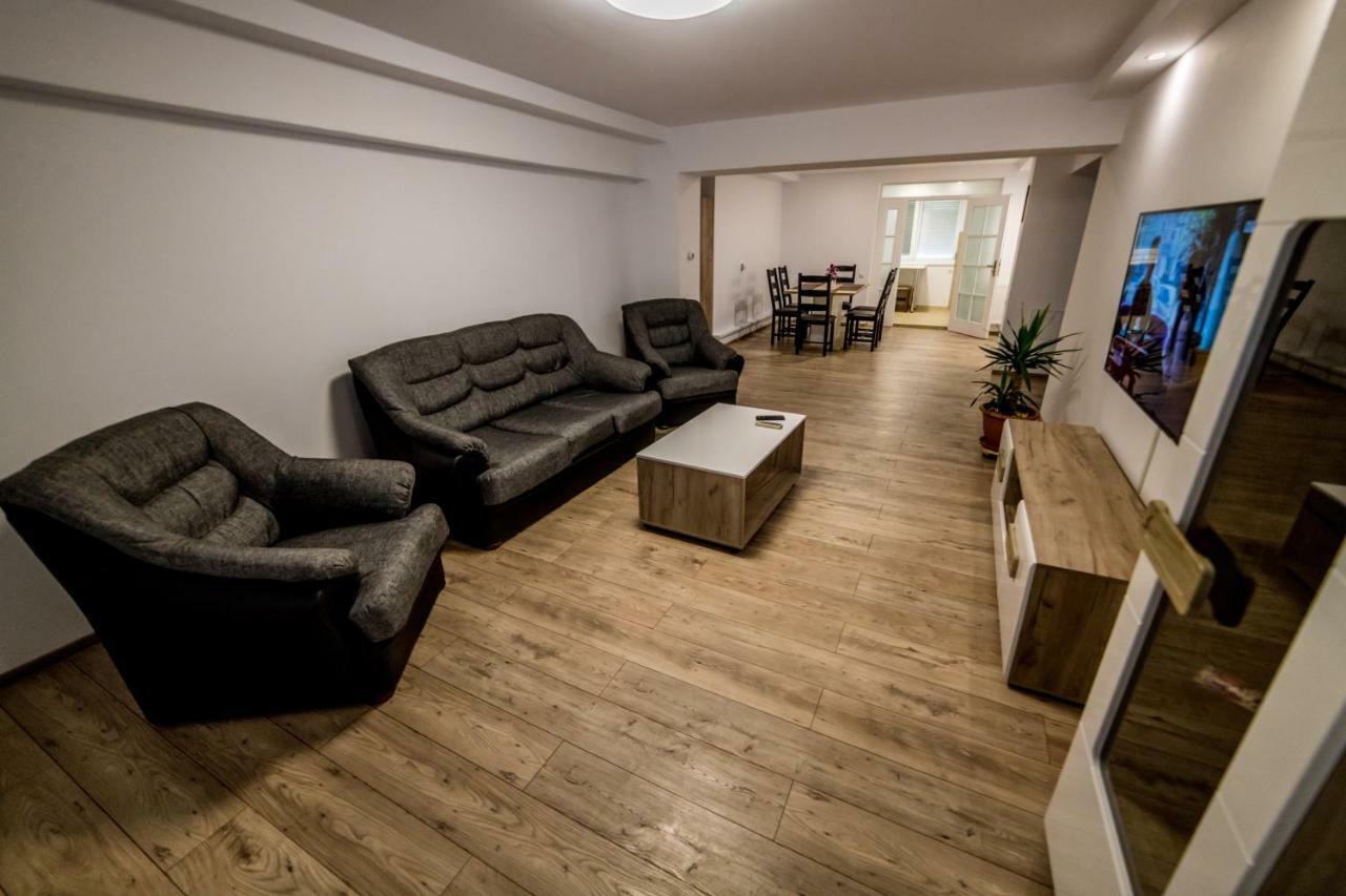 Apartament Sorina Maria Lägenhet Deva Exteriör bild