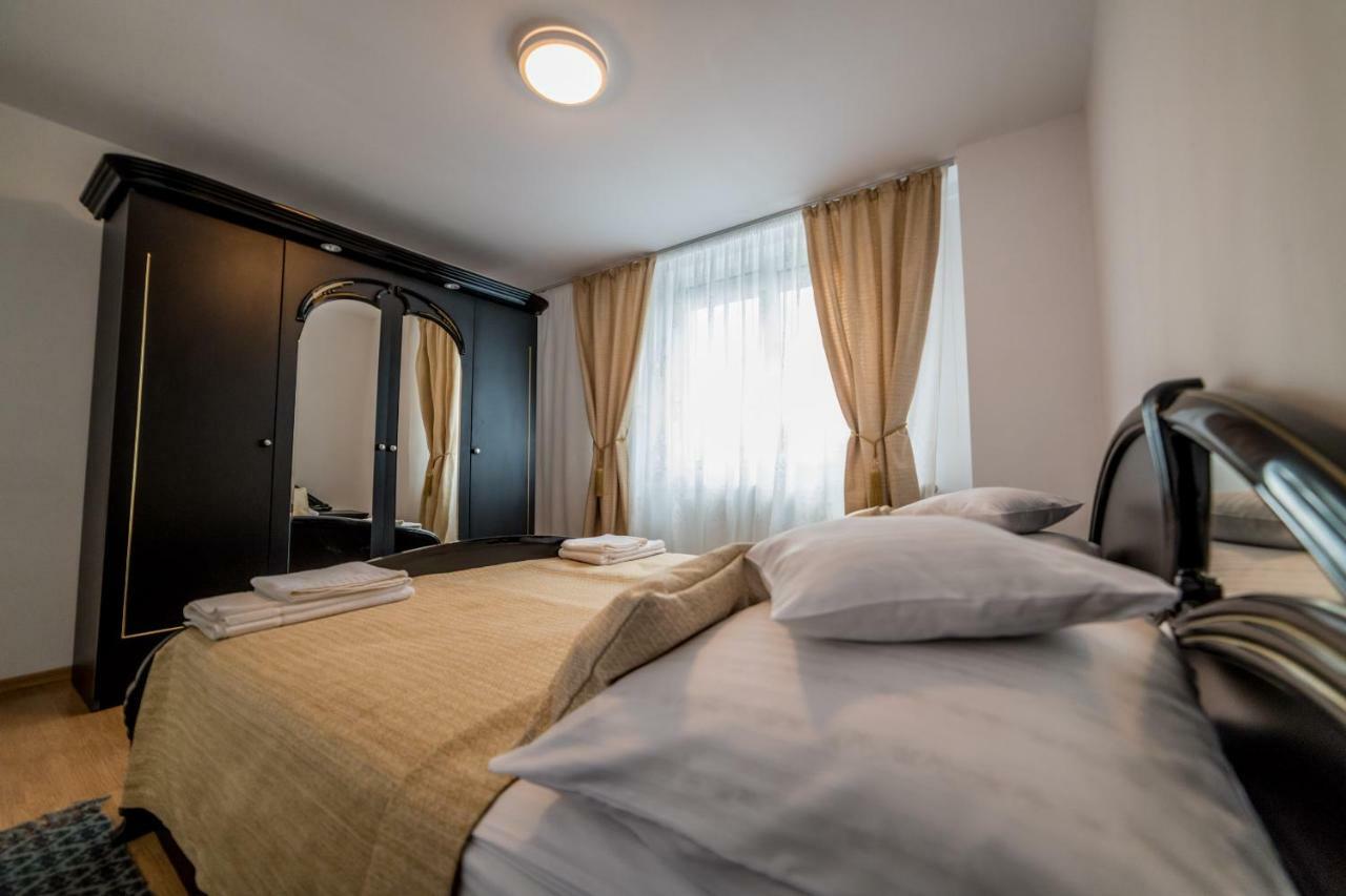 Apartament Sorina Maria Lägenhet Deva Exteriör bild