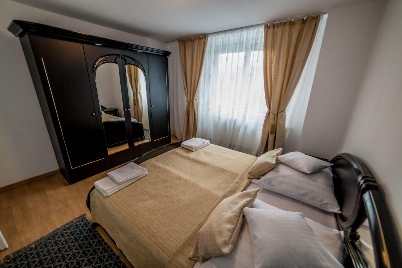 Apartament Sorina Maria Lägenhet Deva Exteriör bild